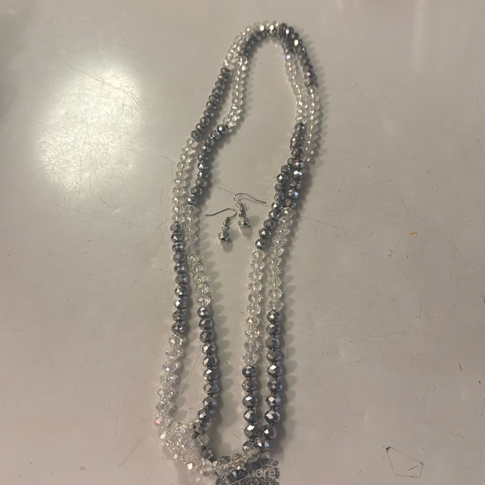 29 in sparkle necklace-silver and clear with earrings